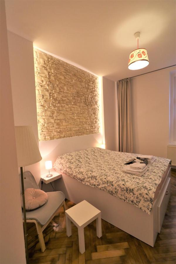 Cozy Old Town Apartment - Free Minibar 布加勒斯特 外观 照片
